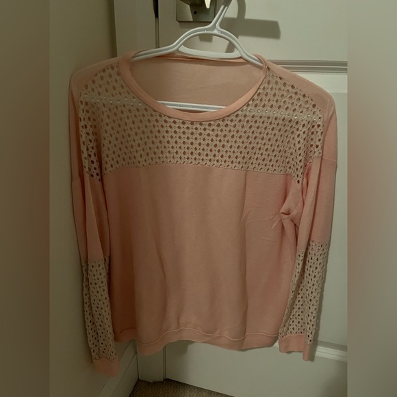 ! 2 for 20 ! PINK SWEATER WITH HOLES ABOVE CHEST AND FOREARMS - Picture 4 of 5